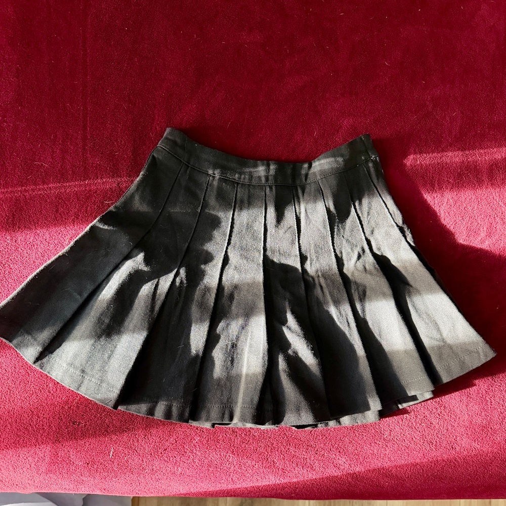 Black Pleated Women's Skirt